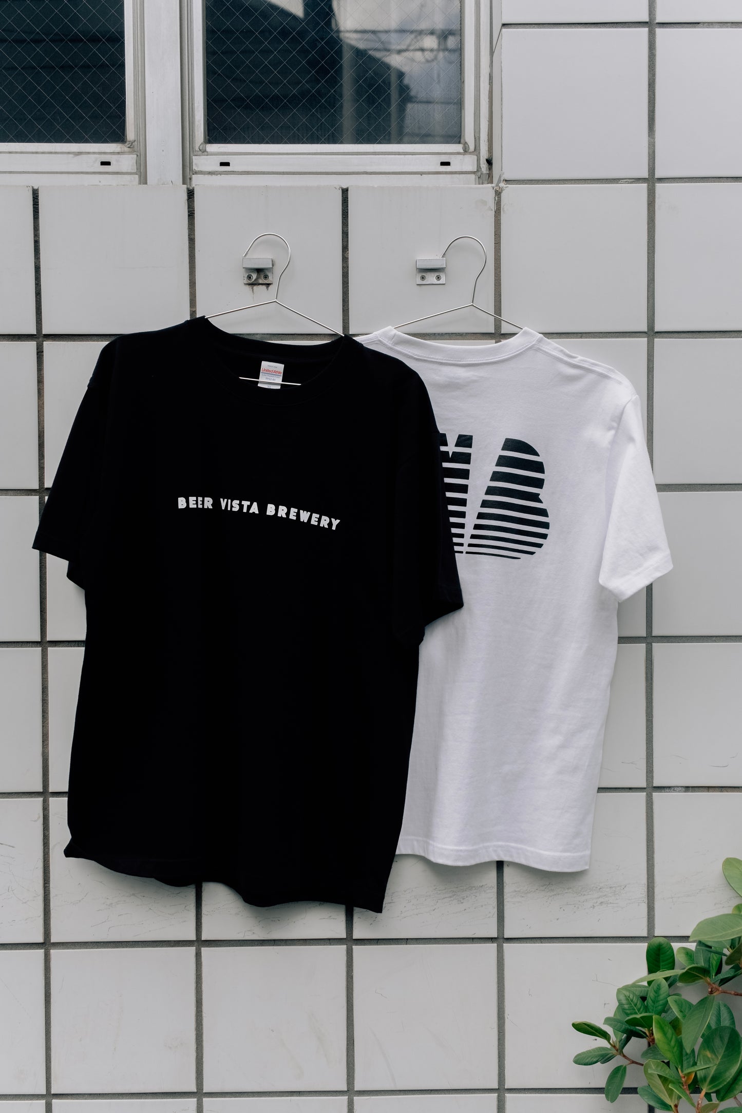 BEER VISTA ロゴ入りTシャツ